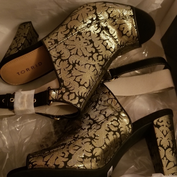 Brand New Never shoes - Picture 4 of 4